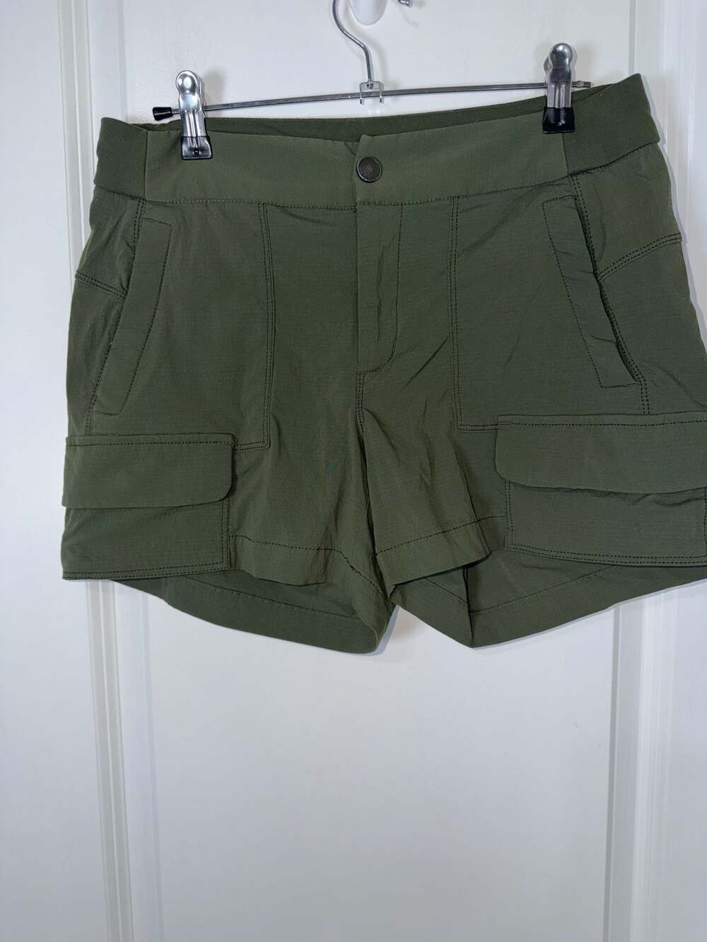 Athleta Trekkie Cargo Hiking Shorts Olive Green Size 4 - Picture 2 of 8